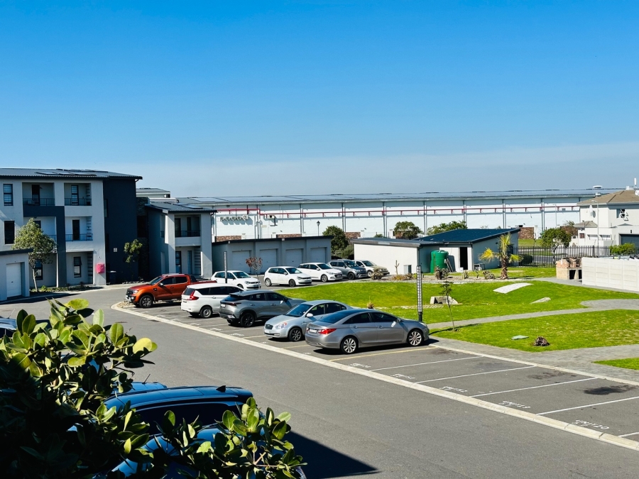 2 Bedroom Property for Sale in Parklands North Western Cape